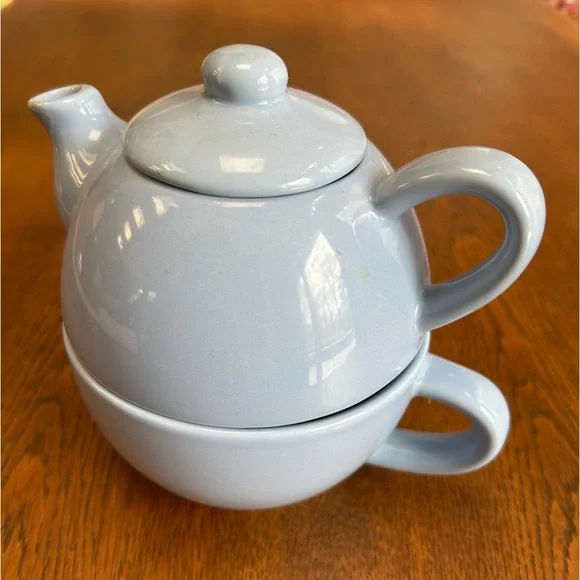 Pier One Tea steeper w/lid and pour spout and large tea cup. Pale blue. Perfect. - Picture 4 of 6